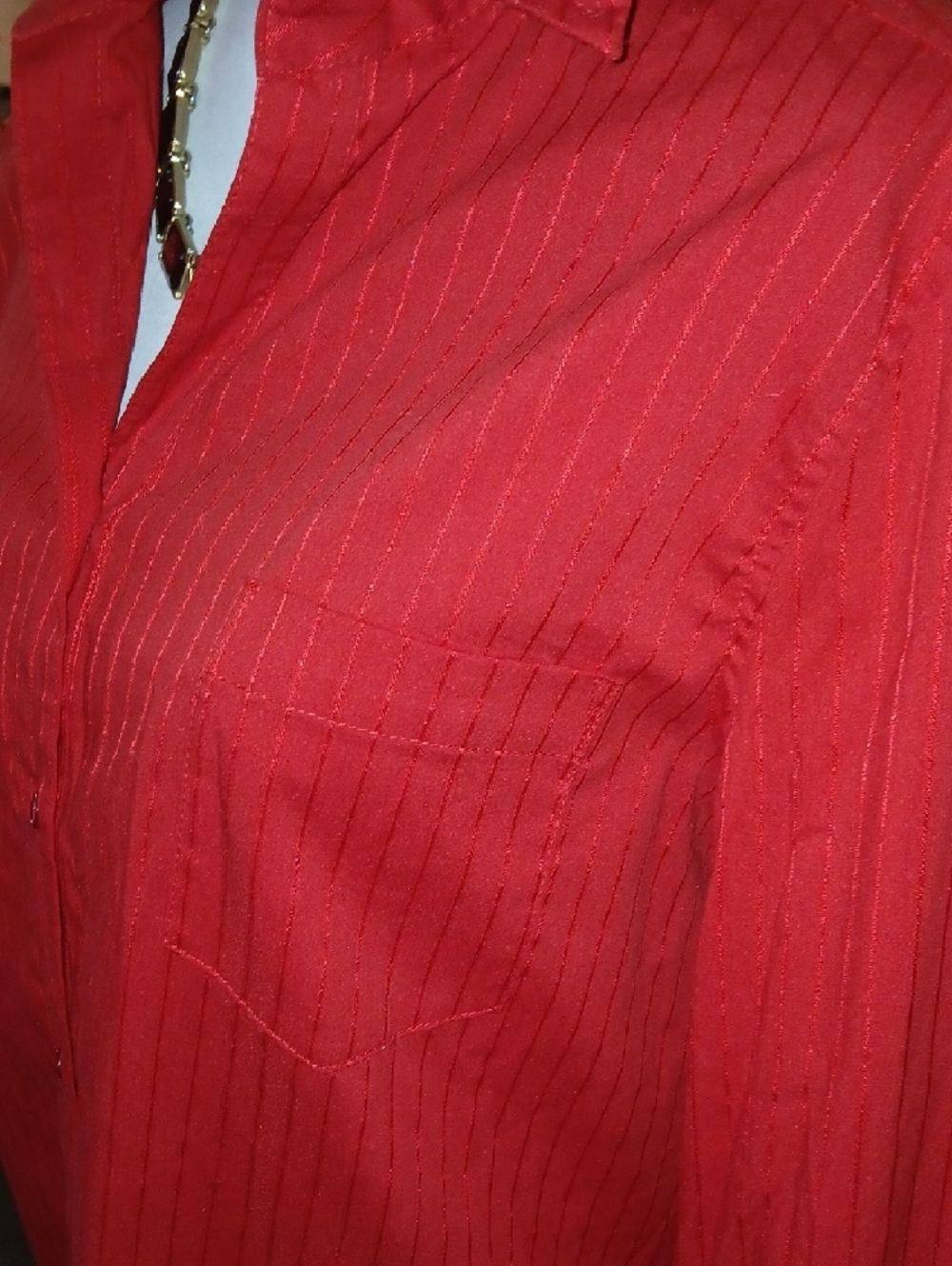 Apostrophe Red Button-Front Shirt - Picture 5 of 8